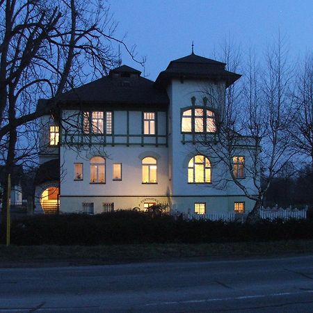 哈贝马诺瓦维拉酒店 Bludov  外观 照片